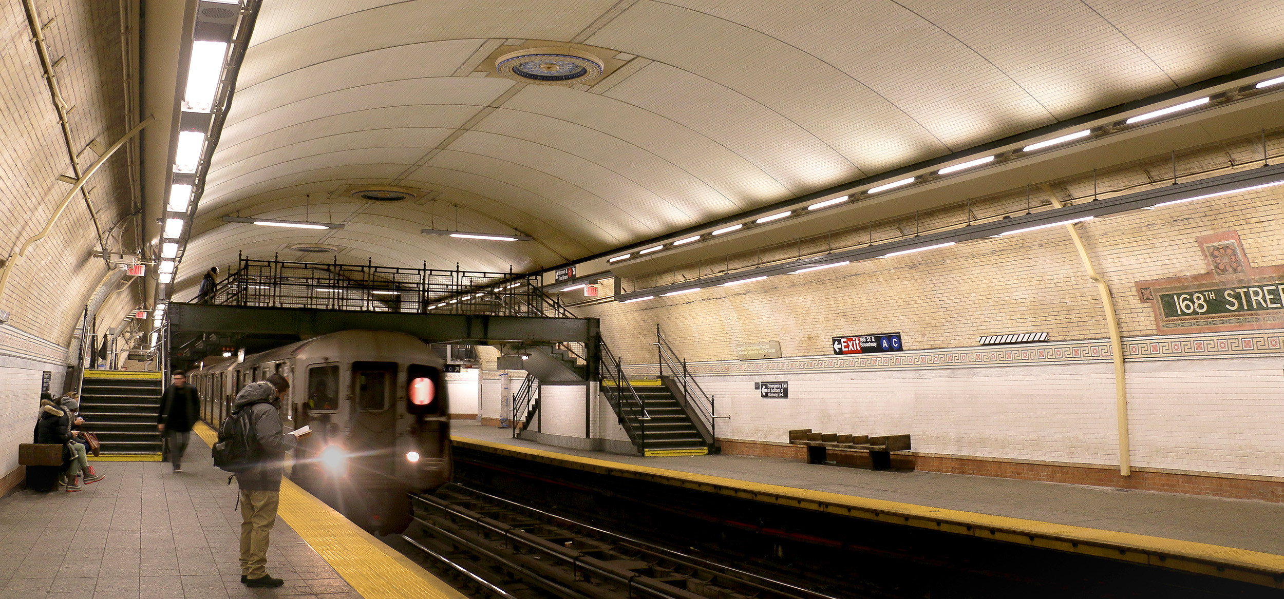 Train arriving at 168th Street